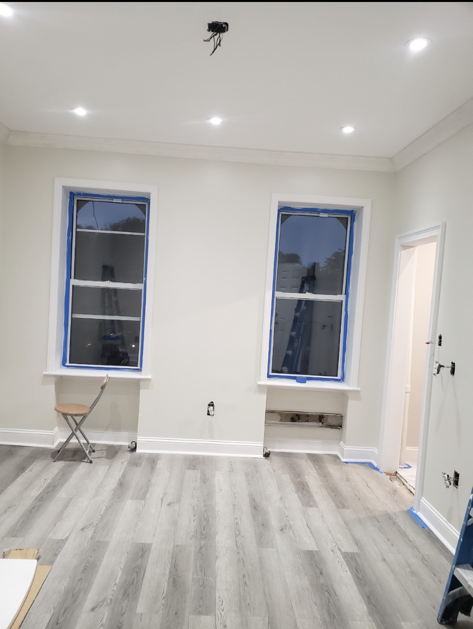 Beautifully Renovated 1 Bedroom Apartment for Rent. Features Living Room/Dining Room, Kitchen w/Stainless Steel Appliances, Renovated Bathroom w/Skylight and Wood Floors Throughout. Convenient to Transportation & Shopping.