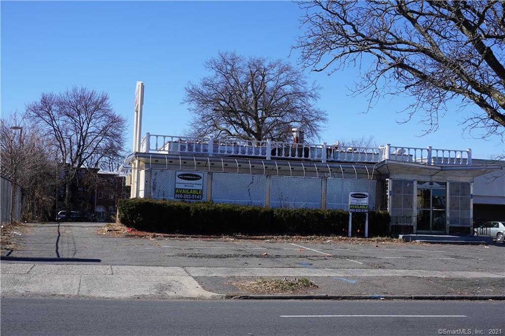 Prime Location with Great Opportunities. For many years this successful 134 seat Diner/restaurant held many functions for well known Politicians and others throughout the state. Currently the Diner is in need of complete renovations and re-branding. The site is well positioned to offer Fast Food, Retail, Bank, Medical or other establishments allowed in the MS-1 zone. Hartford Hospitals, Hartford Courts, State Capitol, Colleges, and Down Town Business District all nearby or within walking distance. Neighboring tenants include Walgreens, CVS, McDonald and Post Office. This is a Lease (or land lease) offering with Option to Purchase. Open to all respectful offers.