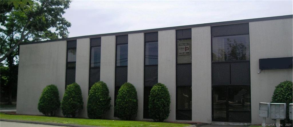 Second floor office suite of 2, 350 SF located in the Taft Park; a commercial condominium with convenient access to I-91 at Exits 9 and 10. Walk-up, no elevator. Multiple large private offices, work areas.