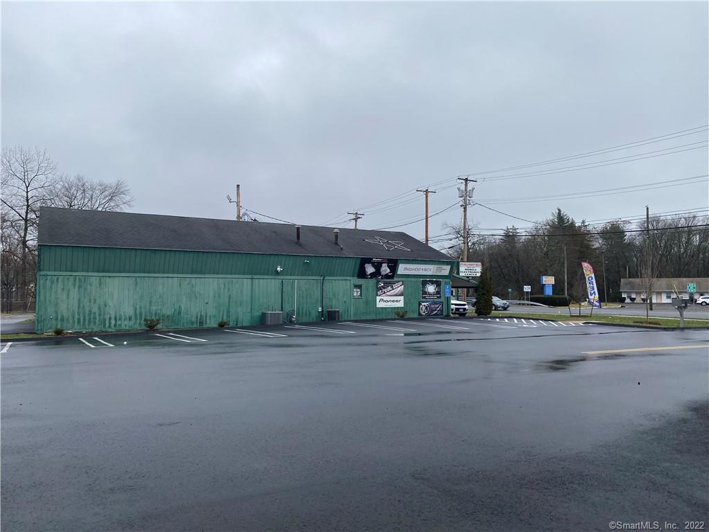 MILFORD - AVAILABLE PAD SITE ONE ACRE, LEVEL.Pad site is adjacent new center for dentistry in Milford.Bring you plans and business to this new location.Easy access to I-95, Merritt Turnpike, and Milford Center!