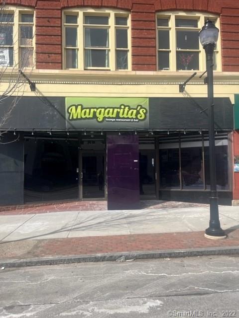 Fabulous Location directly across from Warner Theater & Nutmeg Ballet. Alongside CHILDREN's MUSEUM. The absolute HEART of DOWNTOWN TORRINGTON. The Warner (pre-COVID) had 100, 000 folks a year....from all over .......go through their doors. Come join the other synergistic business retailers energising the DOWNTOWN CENTER.