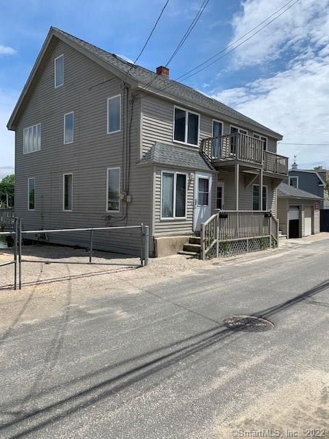 AVAILABLE FOR ACADEMIC YEAR SEPTEMBER -MAY. WATERFRONT DUPLEX. FULLY FURNISHED. ACCOMMODATES 4. ALSO SEE 2144 FAIRFIELD BEACH ROAD (OTHER SIDE OF THIS DUPLEX). ALSO ACCOMMODATES 4 Owner/Broker