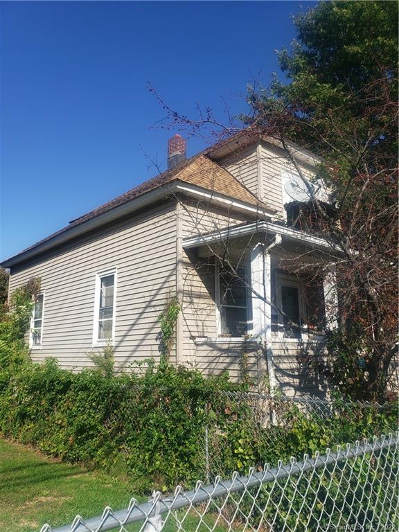 Cash or 203 rehab loan. Property needs remodeling. Short Sale. Great location. Subject to Probate court approval. Sold as/is, where is. Inspection for informational purposes only. Approximately 1244 sq/ft. Close to I-95 and Merritt Parkway. On bus line.