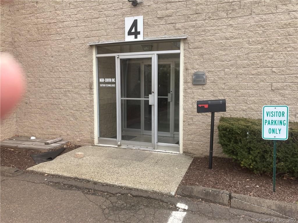 Well maintained flex space. Former medical research facility. Several private office spaces and bull pen area. Large ventilated wet room for research or product storage. Rent is gross plus utilities.