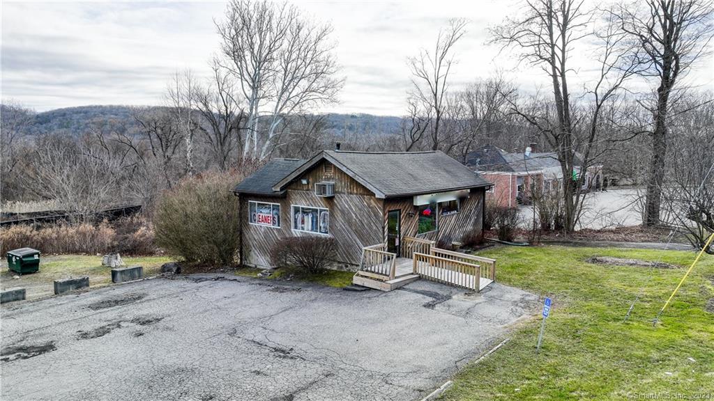 In New Milford, Retail space now on the market .43 acres with 1, 958 Sqft. This building is currently a dry cleaning business. (business is included in sale) Or can be used as retail, cafe/restaurant/ bakery, office, etc. Great opportunity to start your own business. Enormous basement for storage and plenty of parking space. Possibilities are endless...Don't miss out, schedule a showing today!