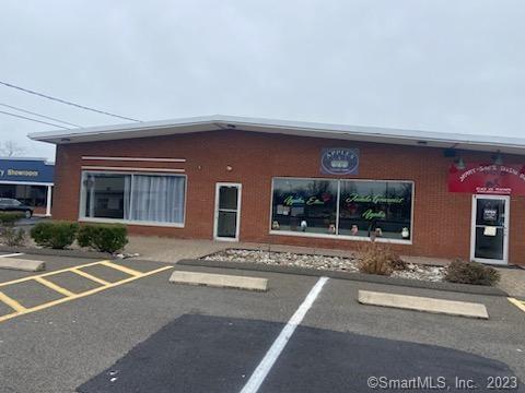 GREAT FIRST FLOOR COMMERCIAL PROFESSIONAL SPACE IN PRIME BRANFORD HILL. POTENTIAL FOR RETAIL/OFFICE WITH STORAGE, 2 OVERHEAD DOORS AND DOCK. AMPLE OFF-STREET PARKING FOR EMPLOYEES AND VISITORS. AVAILABLE IMMEDIATELY!