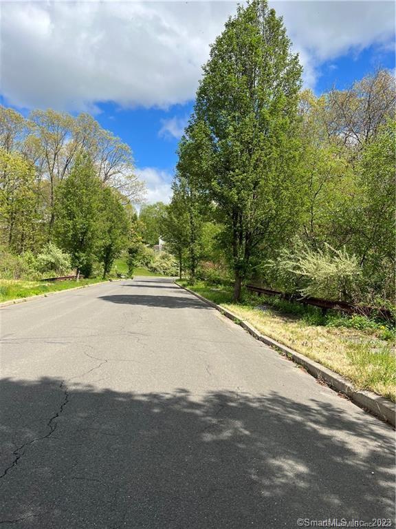 Build your dream home on this approved building lot located in the desirable Westover Hills subdivision! Right on the Middlebury line, this property abuts open space and is conveniently located just miles from major highways.