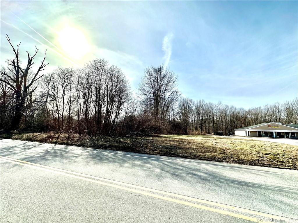 Great Level Commercial Lot Only to be Purchased Along with the Plaza For Sale at 385 Beaumont Hwy, Lebanon. High Visibility, Corner Lot.