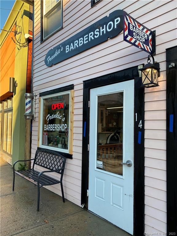 Barbershop in the heart of Downtown. Charming antique barber chairs and 3 marble stations. Excellent location with established clientele.