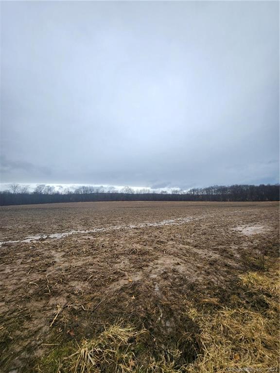 Great piece of land in back of airport with quick highway access within 5 minutes. Land has been in the family for over 100 years never before available. Great location