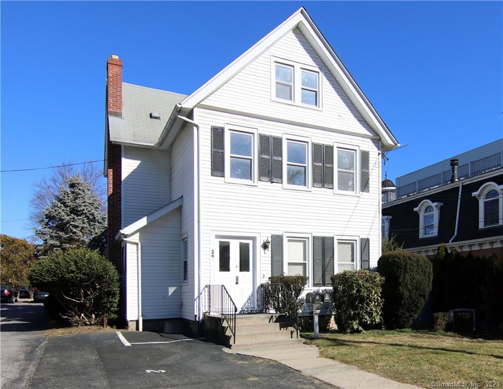 Charming Victorian home in downtown Greenwich. 3 Bedroom apartment with a beautiful kitchen, hardwood floors extra high ceilings W/D in unit. Close to Greenwich Ave. YMCA, grocery store.