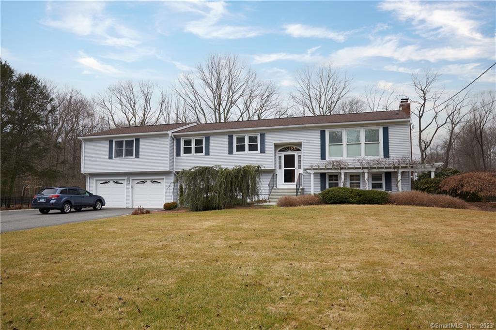 IMMEDIATE OCCUPANCY ! IDEAL FOR EXTENDED AND GROWING FAMILY WITH QUIET, YET CONVENIENT LOCATION CLOSE TO SCHOOLS, PARKS AND REC ALL MINUTES TO MALL AND SHOPPING, RESTAURANTS, GOLF COURSES, BEACHES AND TOWN CENTER WITH EASY ACCESS TO RT 15 MERRITT PARKWAY, I-95, RT 25/8 AND TRAIN STATION. MAIN LEVEL FEATURES GOURMET KITCHEN WITH OPEN FLOOR PLAN DESIGNED TO ENTERTAIN PLUS 4 BEDROOMS. WALK OUT LOWER LEVEL FEATURES PRIMARY BEDROOM SUITE, KITCHENETTE/LAUNDRY ROOM AND FAMILY ROOM ALL LEADING TO OUTDOOR ACTIVITY INCLUDING INGROUND POOL, CUSTOM BBQ AND BAR AREA WITH HUGE PRIVATE YARD FOR FAMILY GATHERINGS. TENANTS TO PROVIDE COMPLETE APPLIACTION INCLUDING PROOF OF INCOME, BACKGROUND/CREDIT CHECK AND REFERENCES. 1ST MONTH, 2 MONTHS SECURITY, CALL FOR COMPLETE DETAILS !