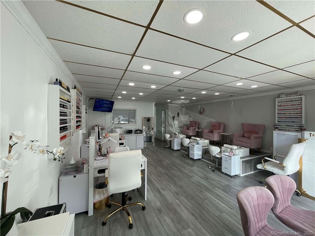 BEAUTIFUL NAIL SALON, POSSIBLE HAIR SALON!SPACE TO DO FACIALS, MASSAGES, WAXING , MANICURES, HAIR, AND PEDICURES, YOU CHOOSE! COME DOWN AND SEE IT, AND HAVE A CHANCE TO BE YOUR OWN BOSS!VERY CLEAN, MAKING MONEY, 3 YEARS LEFT ON THE LEASE!!!