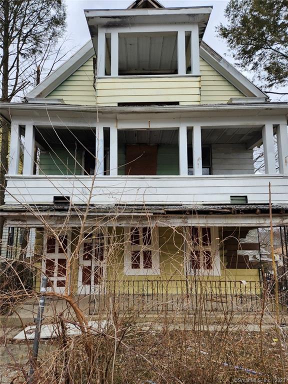 Investors and home owners take note of this 3-family home in Waterbury! This is your opportunity to build as you see fit. It needs a lot of tender loving care to turn this property and be cash-cow. What are you waiting for? Book you appointment now.