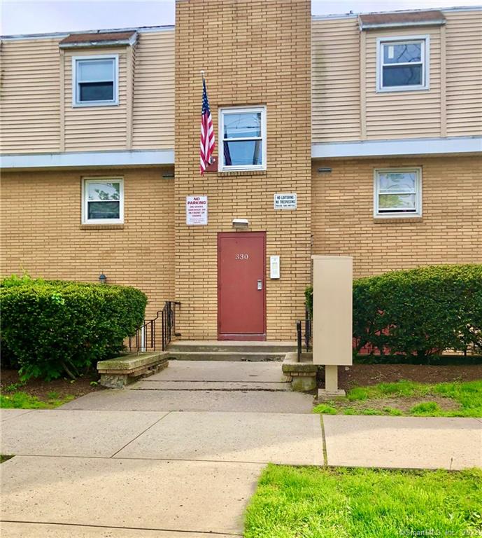 Close to SCSU!! This extra large unit features 2 king-sized bedrooms, 1 twin-sized bedroom, an over-sized living room, central air, high-efficiency heat pumps, coin-op laundry and off street parking! Looking for at least 620 credit scoreManny