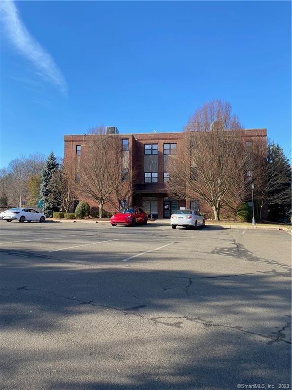 1st floor office space for immediate occupancy on Whitney Avenue in Mount Carmel section of Hamden. The space includes reception area, 3 private rooms / offices, and a print / copy / break area. Bathrooms are common in the hallway. Base rent plus NNN. Landlord will make reasonable improvements based on lease terms. Easy access to the highway. Call for access.