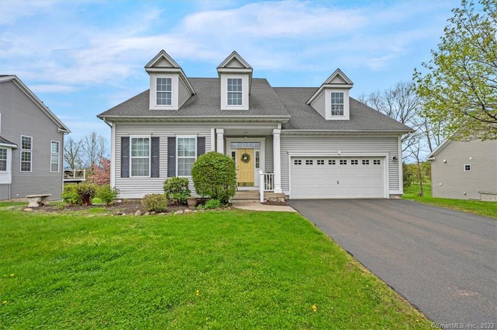 Well sought after neighborhood on the east side of Wallingford. This 3 bedroom, 3 bath home has the primary suite on the first floor. There is an expanded living room overlooking the pond, an eat in kitchen, dining room, land aundry room/mud room off of the 2 car garage. The walk out basement is ready to be finished. Fieldstone farm is a gorgeous community with protected open space, walking trails, private pond, and a gazebo.