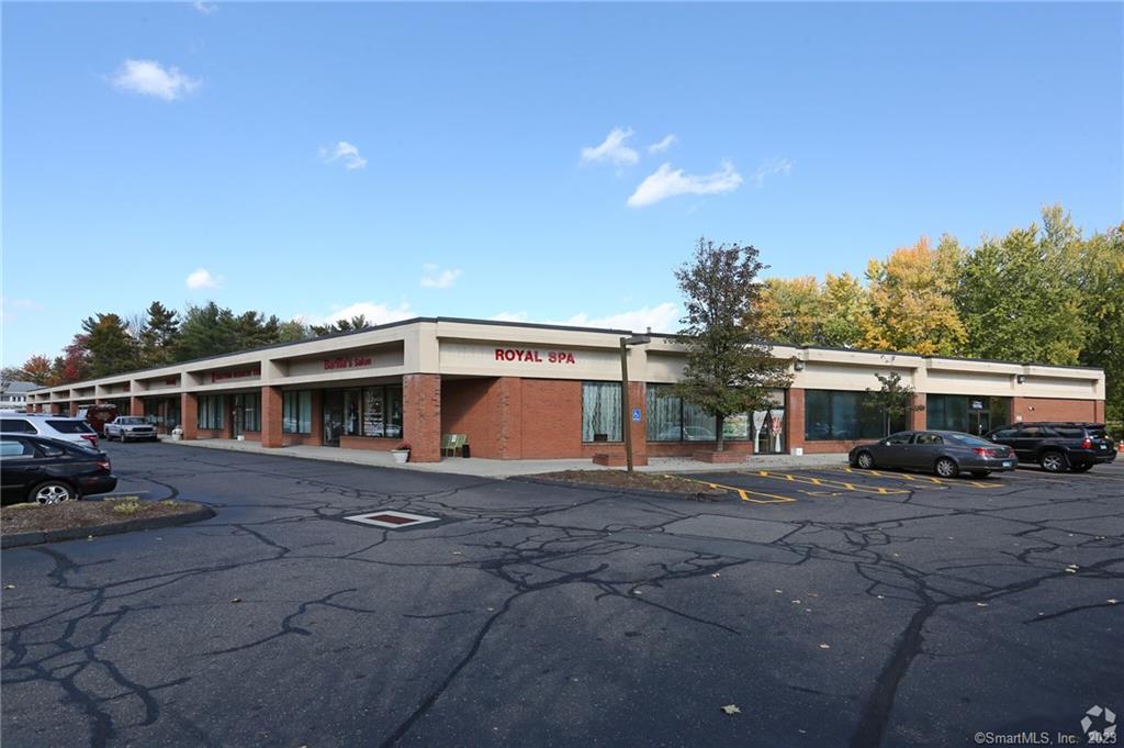 Welcome to 144 Main Street Unit Q! This 2, 439 Square foot unit can headquarter a large variety of businesses. Owner is willing to perform necessary build out to accommodate tenants needs. Unit is located in back corner of building, yet it still boasts a fantastic signage opportunity as it backs up to Route 2.