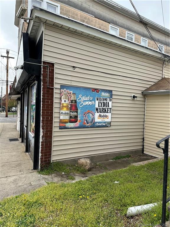 Location, location this Verity store is nestled in Brooklawn among two restaurants. It's a Cash Cow in the making.