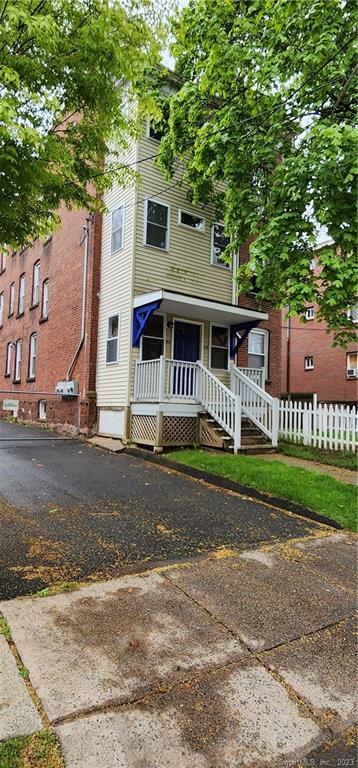 Spacious, recently updated First floor 2 bedroom with a possibility of 3, 1 bath unit with an open porch in the back. Beautiful fenced in yard with an option to rent a garage space with the unit. This is a very central location near Trinity college, Hartford Hospital, stores and you can even walk to the bus line.