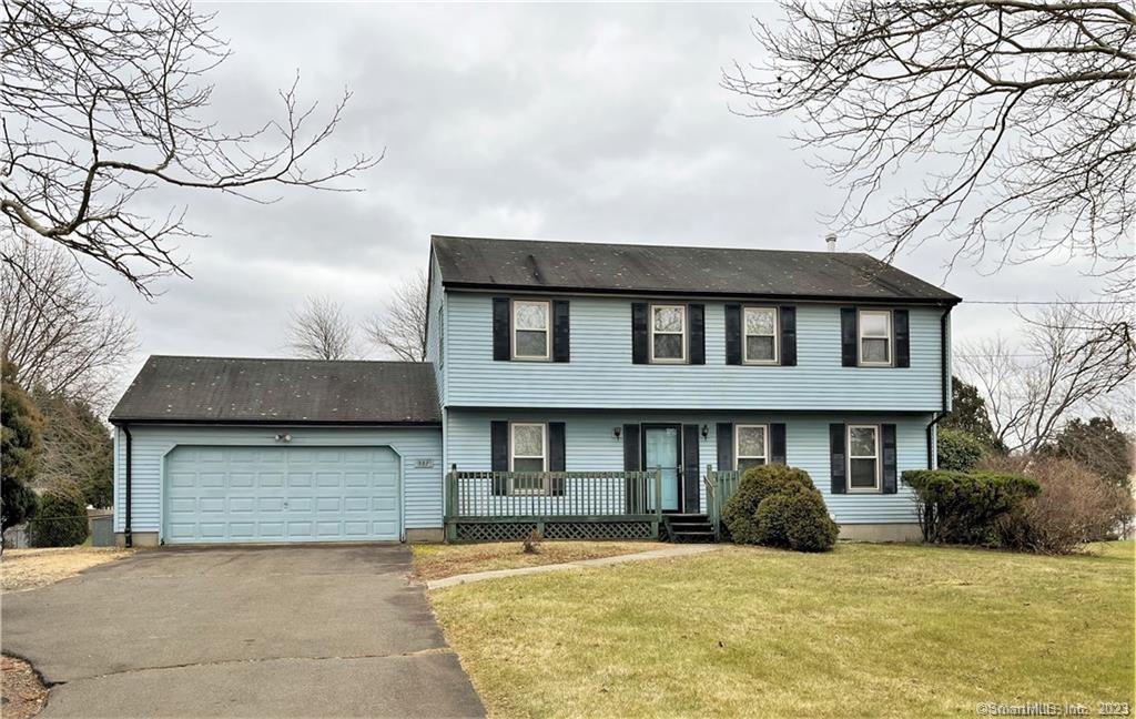 Spacious 4 Bedroom, 2.5 Bathroom Colonial in Dart Hill neighborhood. Nice leveled lot, fenced rear yard. Needs deep cleaning, painting and flooring. Brand New Roof will be done before closing. Handyman special.