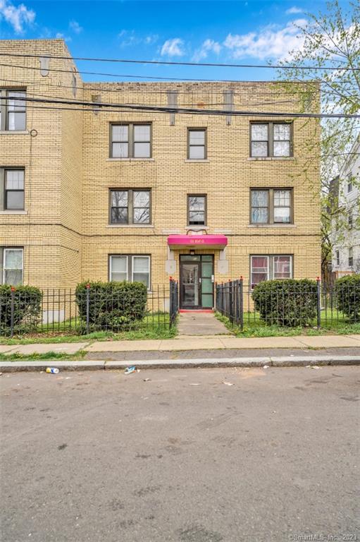 Come view this rental in Hartford! Beautifully renovated unit! Luxury vinyl plank flooring! Kitchen has stainless steel sink and refrigerator. *Available units are C1/C2/B1. Make an appointment to view this gorgeous unit today-we look forward to scheduling with you!